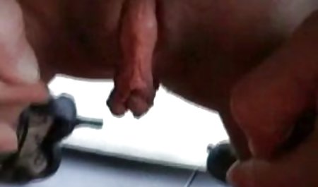 Schulmädchen wird im Bus von zwei Fremden missbraucht
