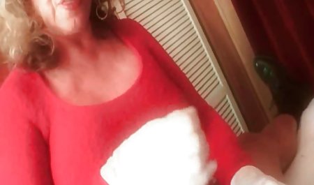 Mutter und Tochter freuen sich beim Porno gucken