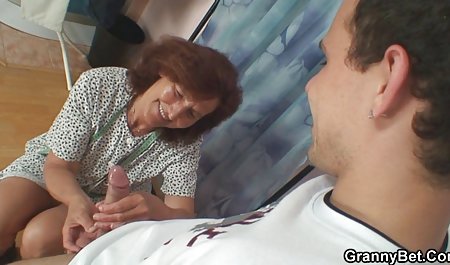 Junge Mexikanerin legte sich anal und vaginal vor