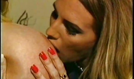 Die spanische Lolita zeigt uns ihre Reize