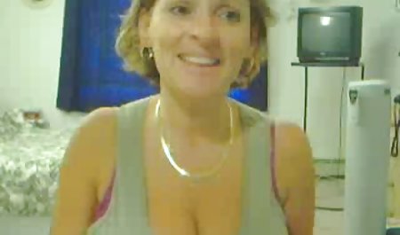 Zwei blonde Blondinen teilen sich den Schwanz
